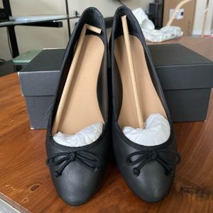 Black Banana Republic Almond Toe Ballet Flat- size 8